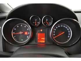 Opel Astra (2011) thumbnail 5