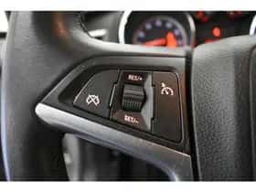 Opel Astra (2011) thumbnail 6