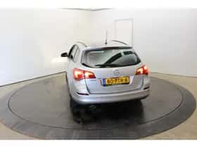 Opel Astra (2011) thumbnail 9