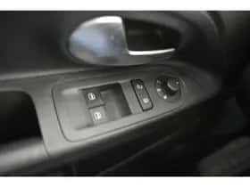 Volkswagen Up! (2019) thumbnail 16