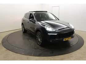 Porsche Cayenne (2015) thumbnail 13