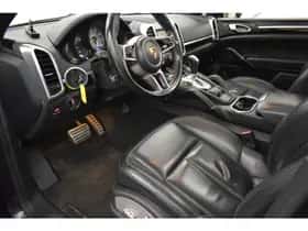 Porsche Cayenne (2015) thumbnail 28