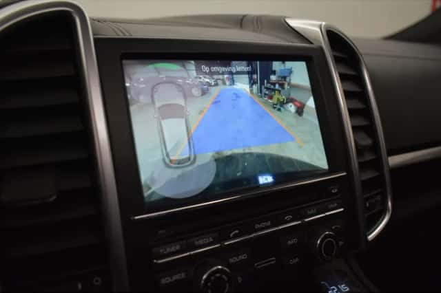 Porsche Cayenne (2015) thumbnail 5