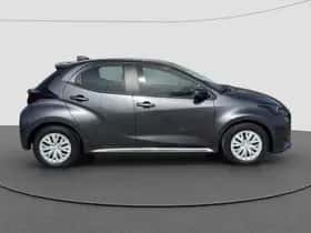Toyota Yaris (2023) thumbnail 2