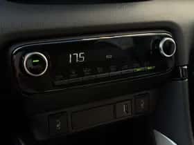 Toyota Yaris (2023) thumbnail 16