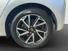 Toyota Yaris (2023) thumbnail 17