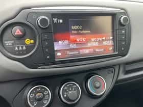 Toyota Yaris (2016) thumbnail 14