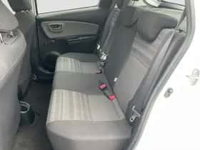 Toyota Yaris (2016) thumbnail 19