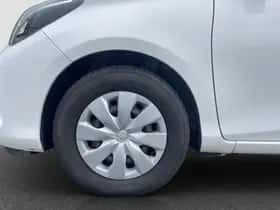 Toyota Yaris (2016) thumbnail 21