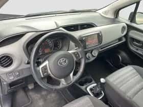 Toyota Yaris (2016) thumbnail 10