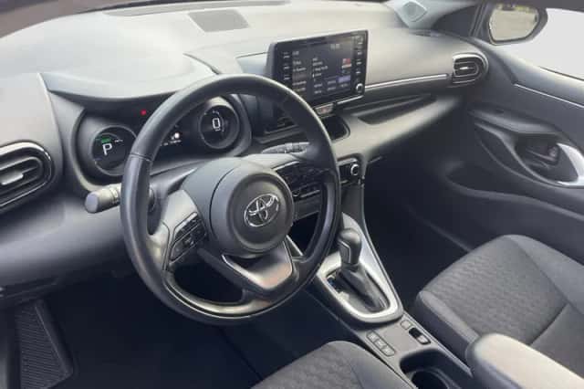 Toyota Yaris (2023) thumbnail 2