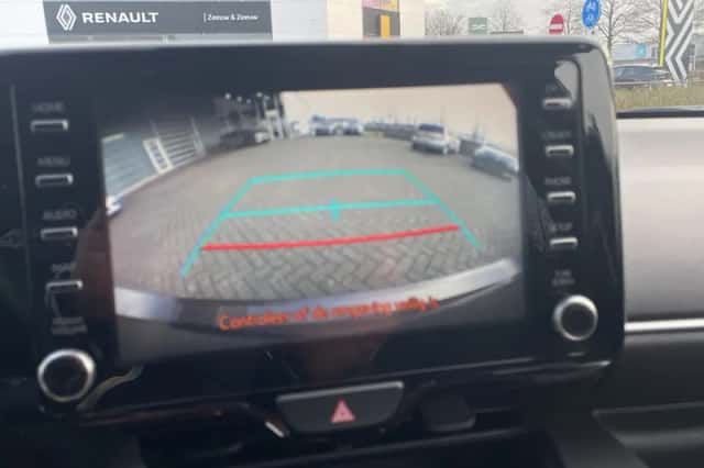 Toyota Yaris (2023) thumbnail 4