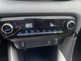 Toyota Yaris (2023) thumbnail 3