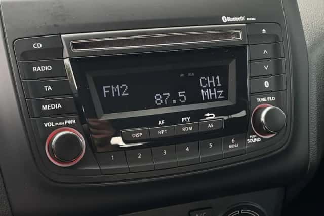 Suzuki Swift (2019) thumbnail 3