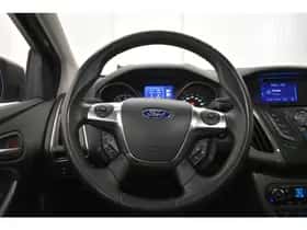 Ford Focus (2012) thumbnail 12