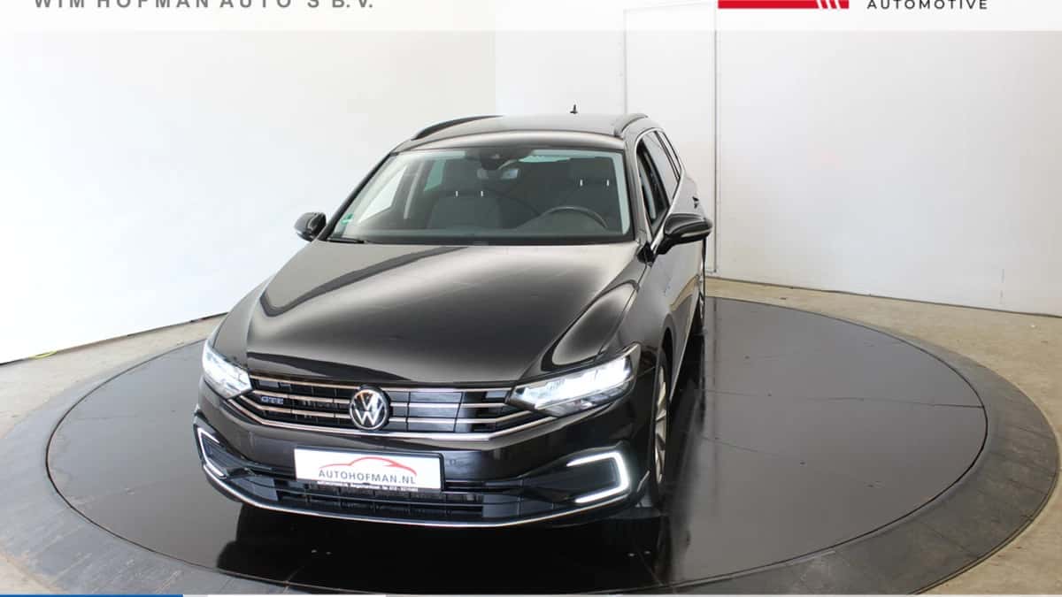 Volkswagen Passat (2021) — foto 1