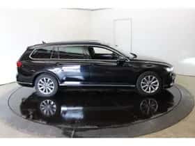 Volkswagen Passat (2021) thumbnail 17