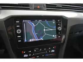 Volkswagen Passat (2021) thumbnail 5