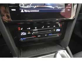 Volkswagen Passat (2021) thumbnail 45