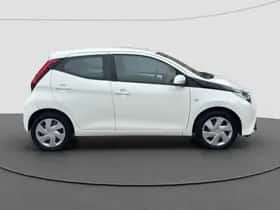 Toyota Aygo (2018) thumbnail 2