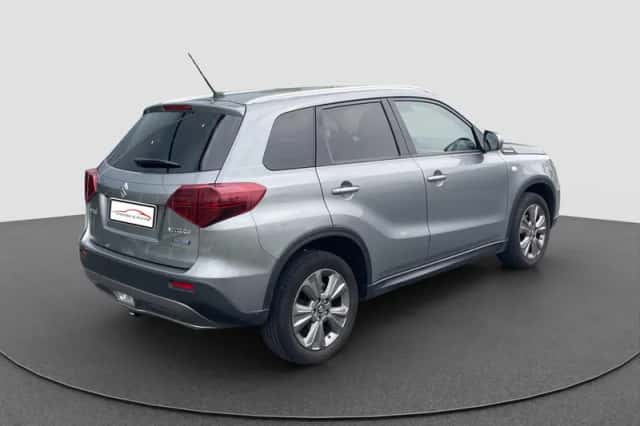 Suzuki Vitara (2020) thumbnail 4