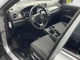 Suzuki Vitara (2020) thumbnail 8