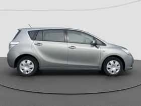 Toyota Verso (2011) thumbnail 4