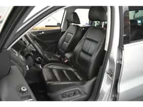 Volkswagen Tiguan (2011) thumbnail 2