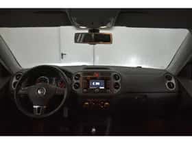 Volkswagen Tiguan (2011) thumbnail 31