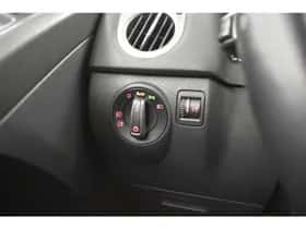 Volkswagen Tiguan (2011) thumbnail 38