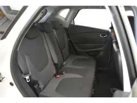 Renault Captur (2016) thumbnail 25