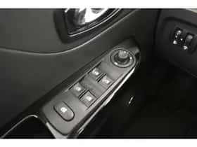Renault Captur (2016) thumbnail 31