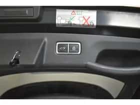 Kia Sorento (2022) thumbnail 32