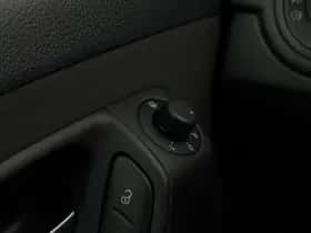 Volkswagen Polo (2012) thumbnail 19