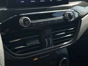 Ford Kuga (2021) thumbnail 16