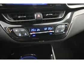 Toyota C-HR (2019) thumbnail 3