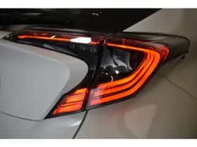 Toyota C-HR (2019) thumbnail 31