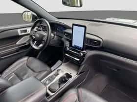 Ford Explorer (2022) thumbnail 2