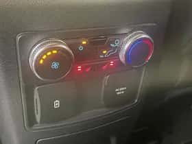 Ford Explorer (2022) thumbnail 24