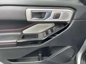 Ford Explorer (2022) thumbnail 10