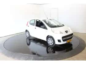 Peugeot 107 (2011) thumbnail 15