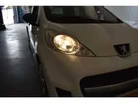 Peugeot 107 (2011) thumbnail 5