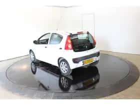 Peugeot 107 (2011) thumbnail 7
