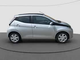 Toyota Aygo (2016) thumbnail 2