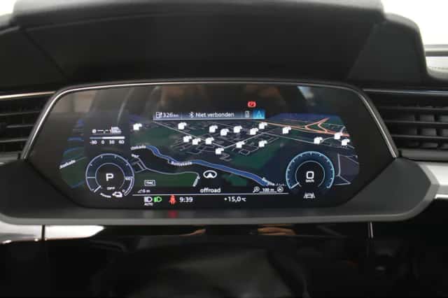 Audi e-tron (2019) thumbnail 3