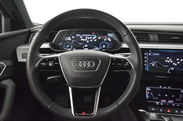 Audi e-tron (2019) thumbnail 6