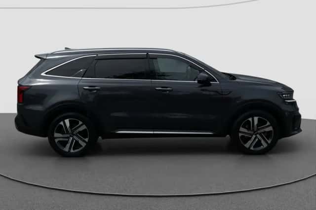 Kia Sorento (2023) thumbnail 4