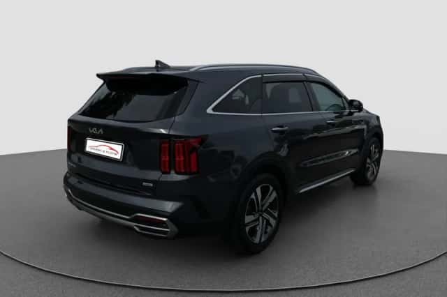 Kia Sorento (2023) thumbnail 5