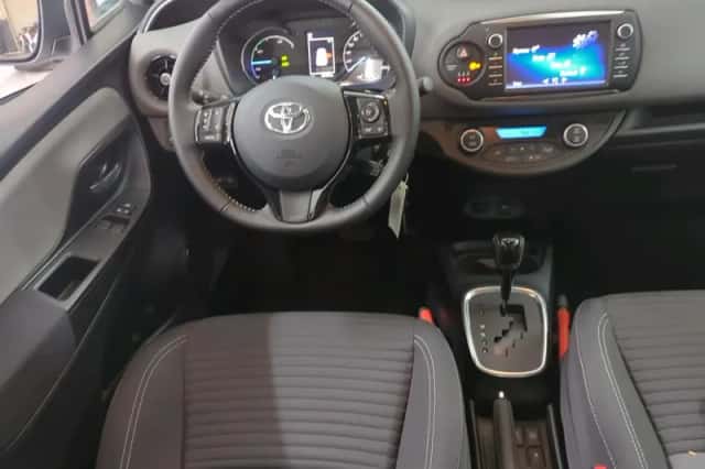 Toyota Yaris (2020) thumbnail 6