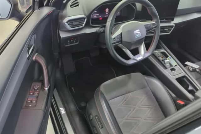 SEAT Leon (2021) thumbnail 2